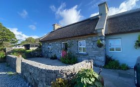 Oranuisce Thatch Cottage Ballyvaughan